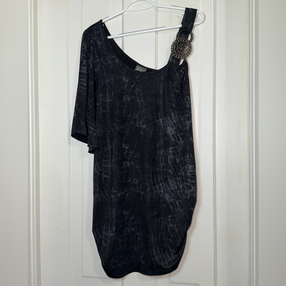 Women's plus size 2X Dots Black and Gray Women's shirt, top, snake, medallion